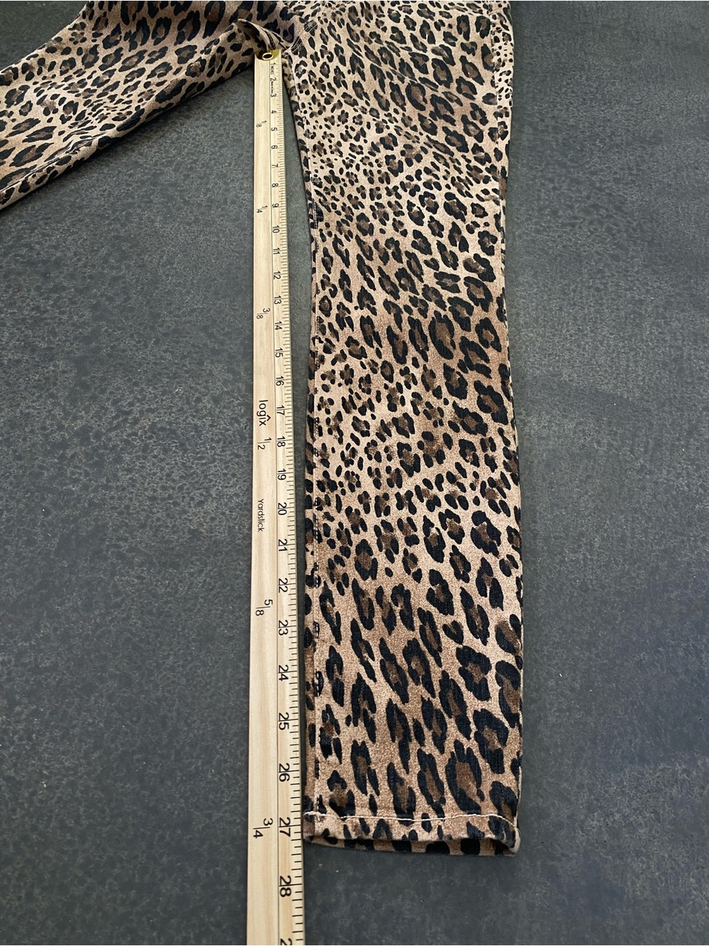 Frame Denim Leopard-Print Skinny Jeans in Tan and Black - Picture 4 of 6